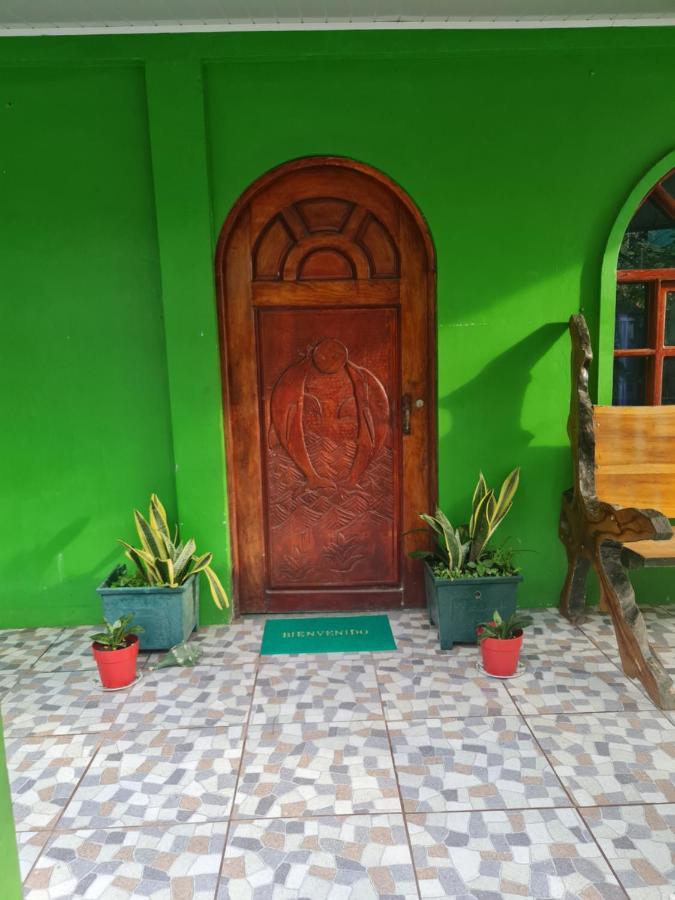 Tortuguero Casa De Playa Green House Lägenhet Exteriör bild