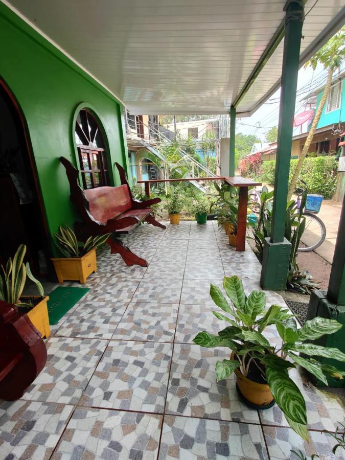 Tortuguero Casa De Playa Green House Lägenhet Exteriör bild
